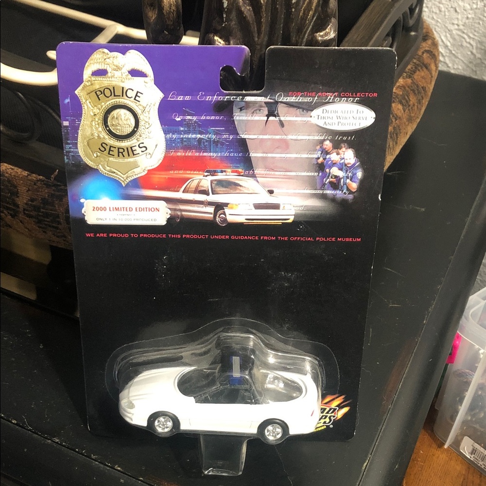 Champs White Die-Cast Police Car with Blue Light